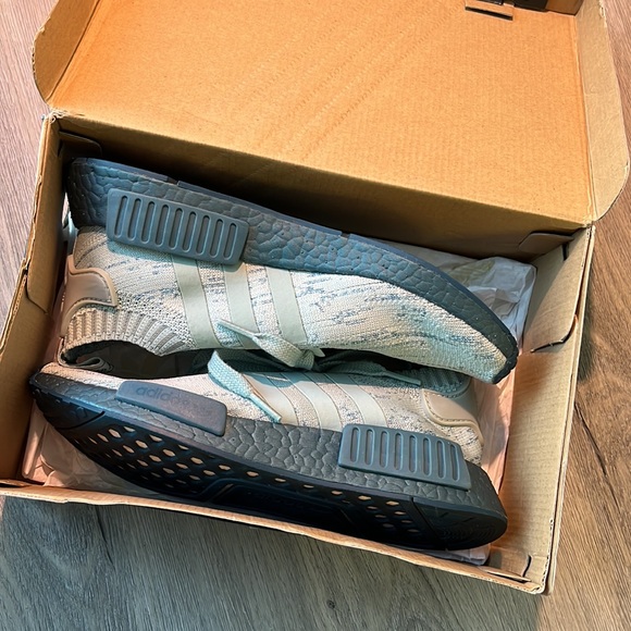 Adidas NMD R1 PK | Size 38 - Picture 5 of 10